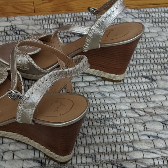 Stunning Jack Rogers wedge - Picture 5 of 5